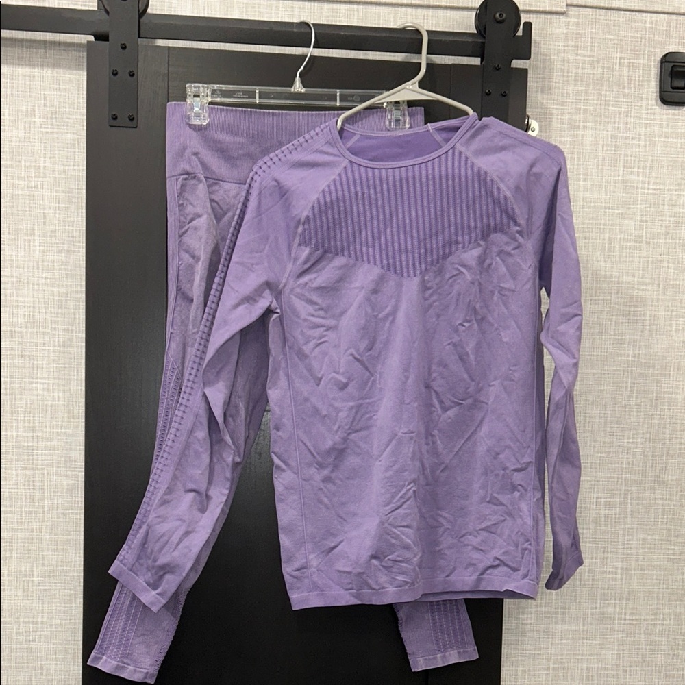 Fabletics Lavender Seamless Long Sleeve Top and Leggings Set size L/XL